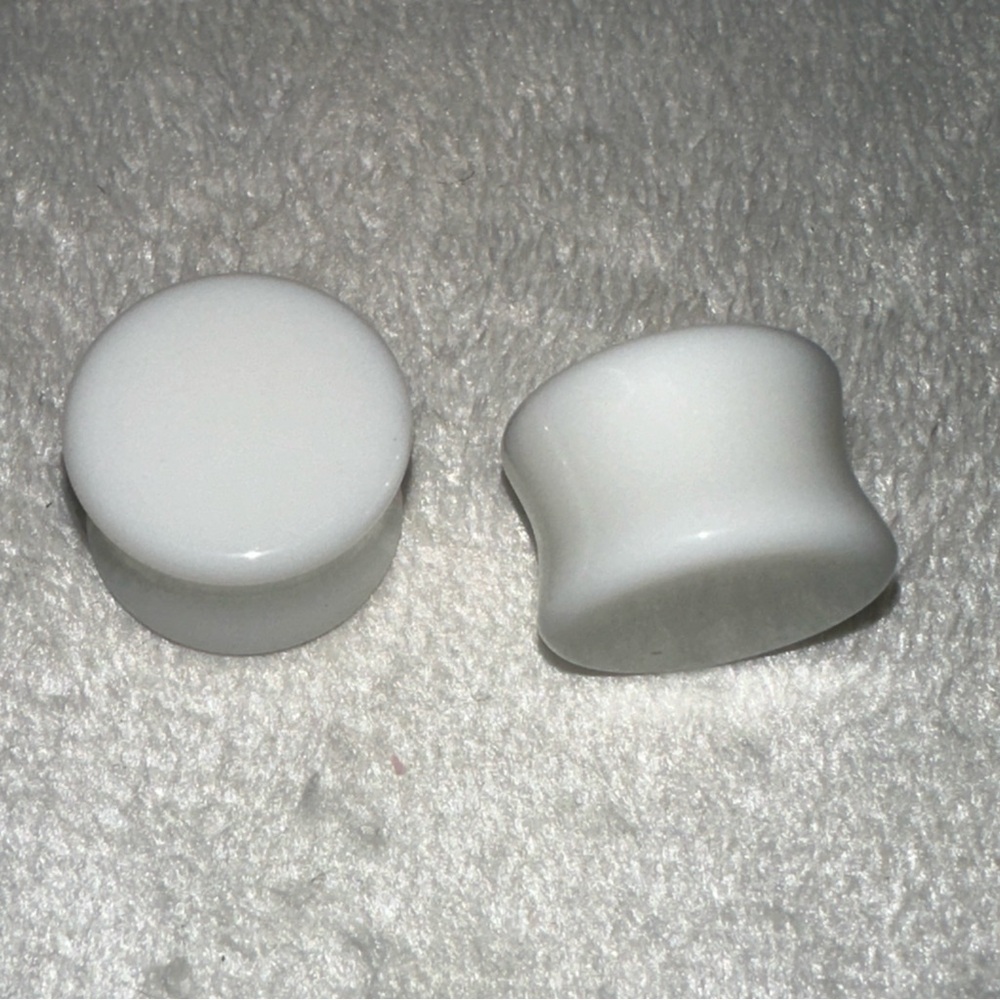New 16 mm Ear Plugs piercings Earrings lobes never worn
